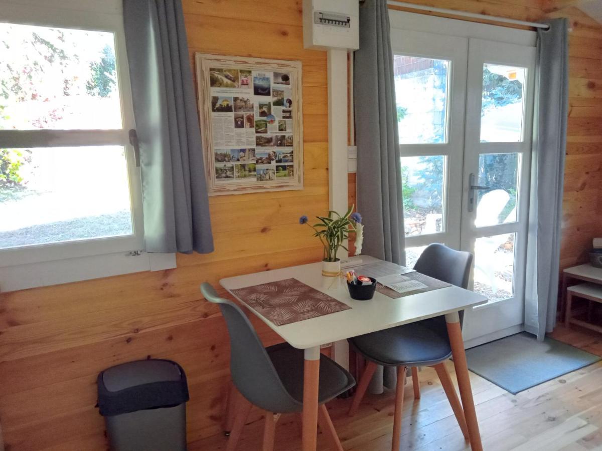 Chalet "Le Petit Olivier" Gites Appart 'Hotel L'Echappee Belle D'Aubenas Logement 2 Sur 3 Exterior foto